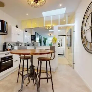 Appartement Magnifique En Rdc Cour Sans Vis à Vis 5mn, Bandol